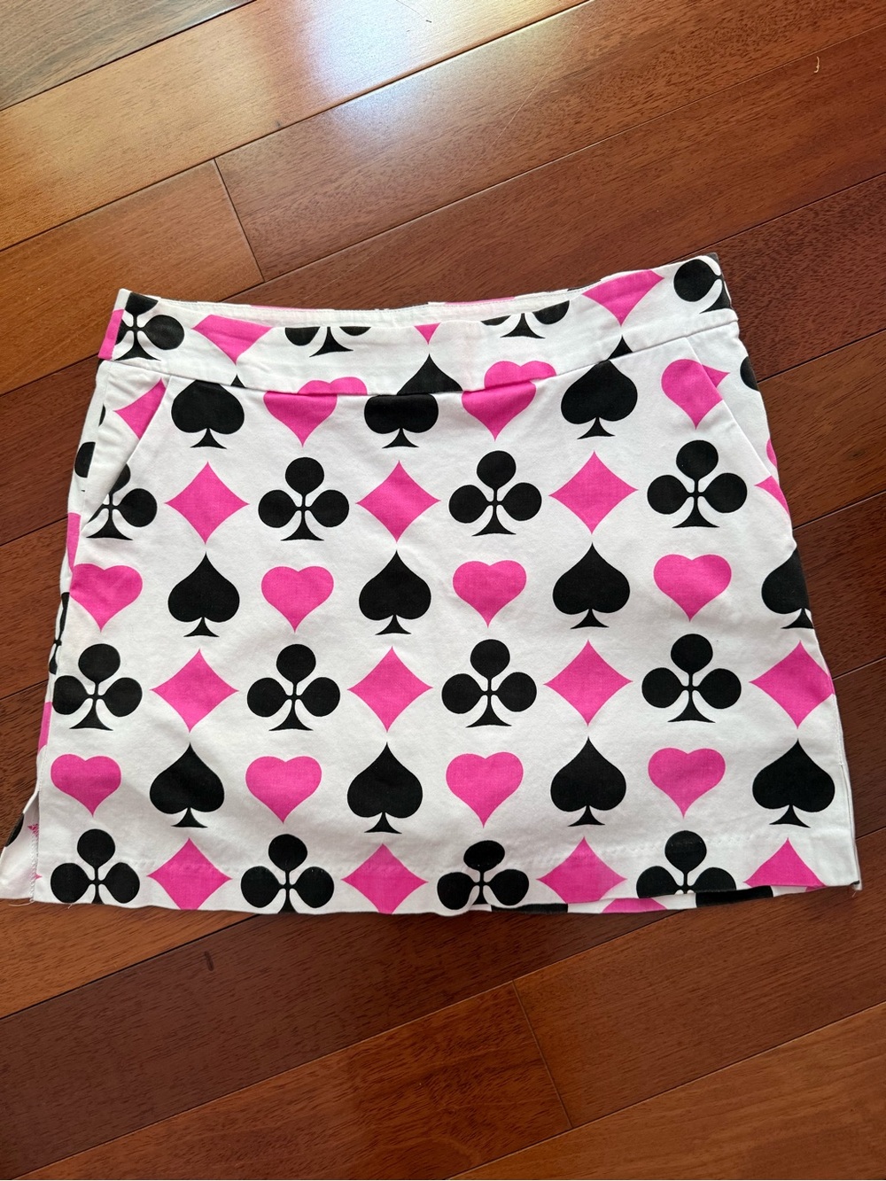 Haute Shot Golf women's golf skort Size 6  Cute playing cards suit pattern